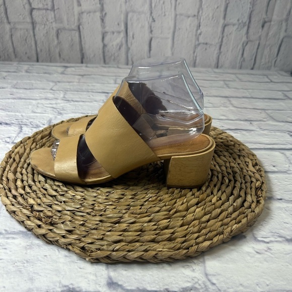 Madewell Women's Camel Slide Sandals w/Block Heel. Size 9. - Picture 3 of 9